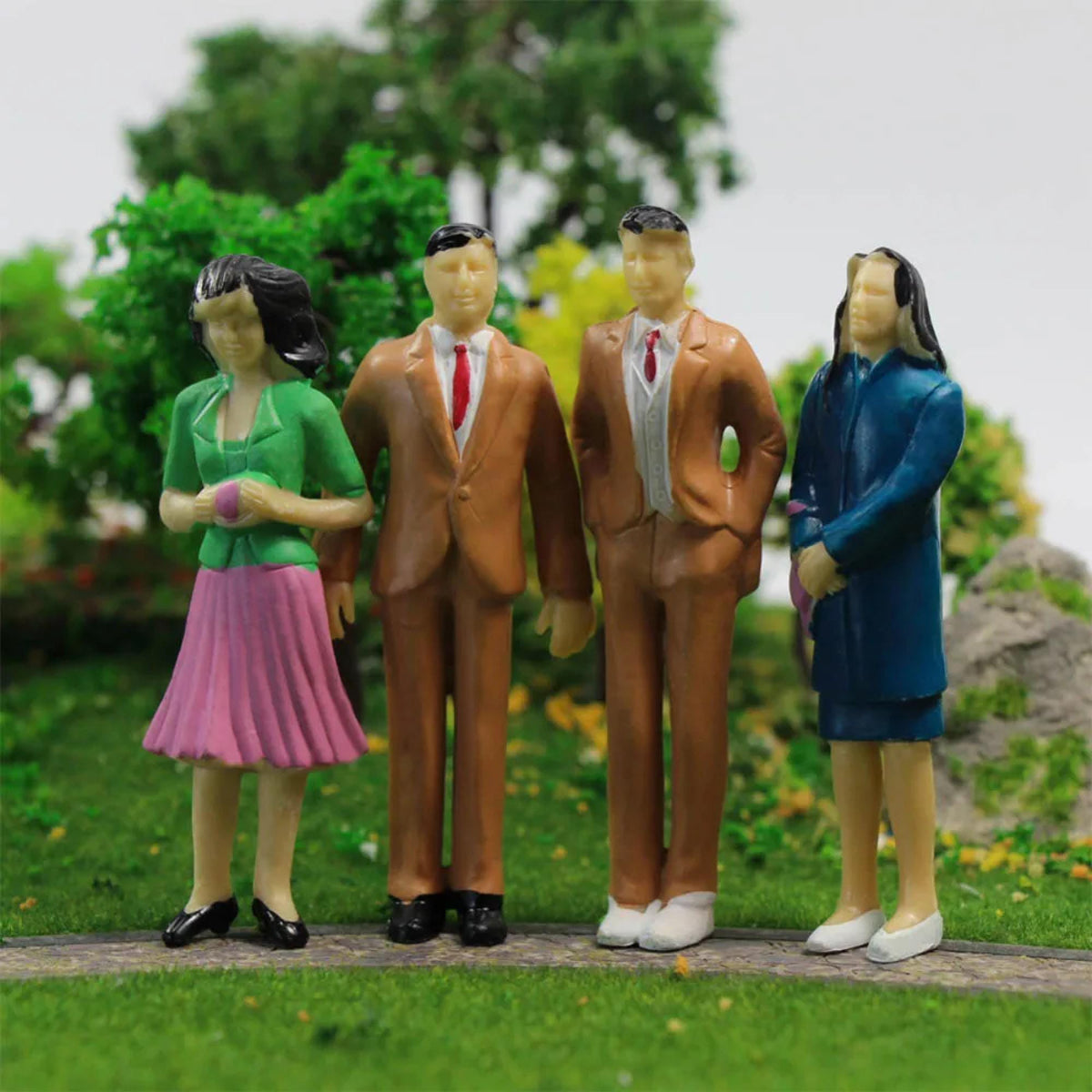 14pcs G Scale 1:25 Painted Figures Standing Seated People Adult Children Model Layout