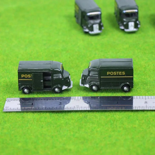 2pcs HO TT Scale 1:100 Model Post Cars Railway Layout Building Scenery Vehicles