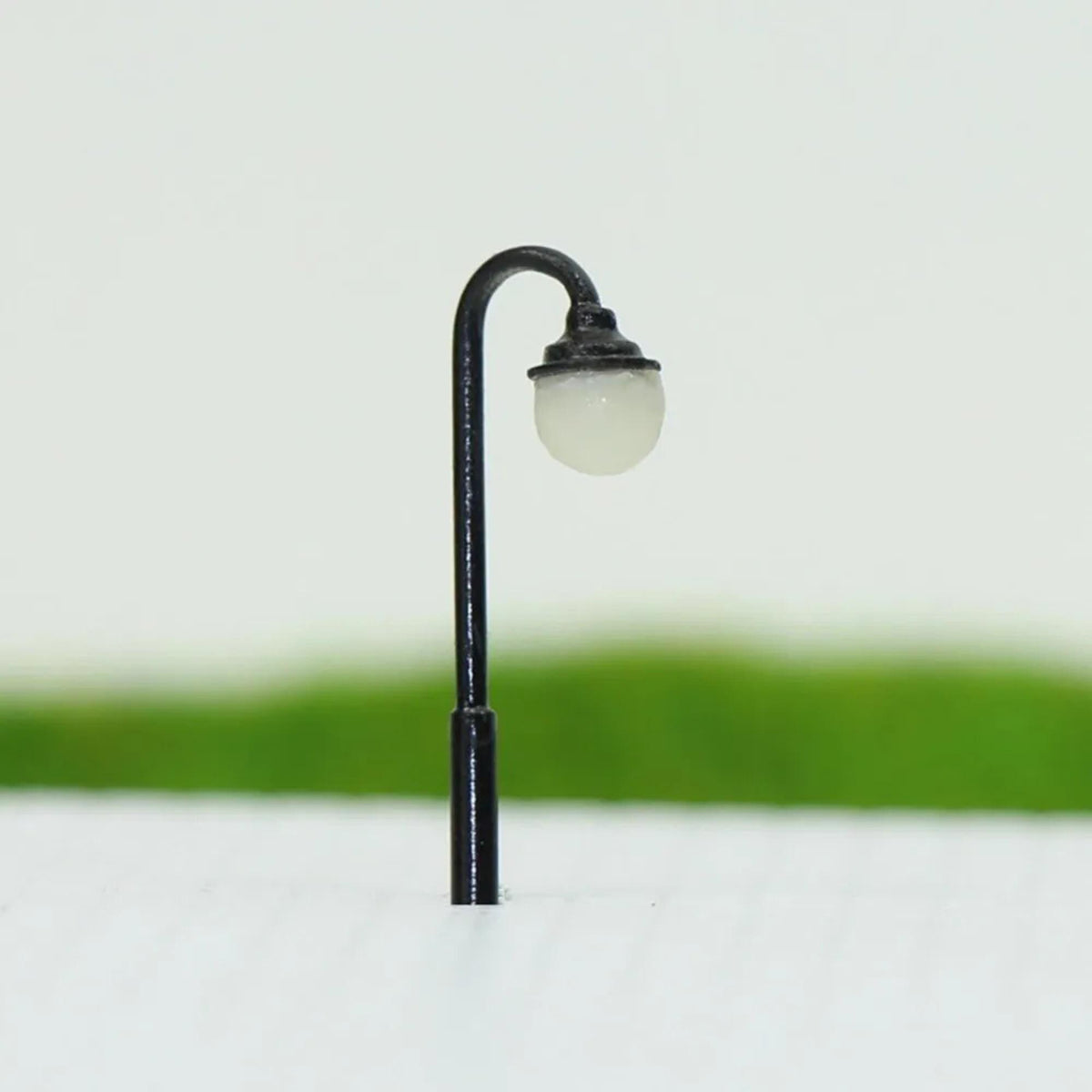 10pcs Z Scale 1:200 Model Railway Lamp Post Street Lights Warm White LEDs