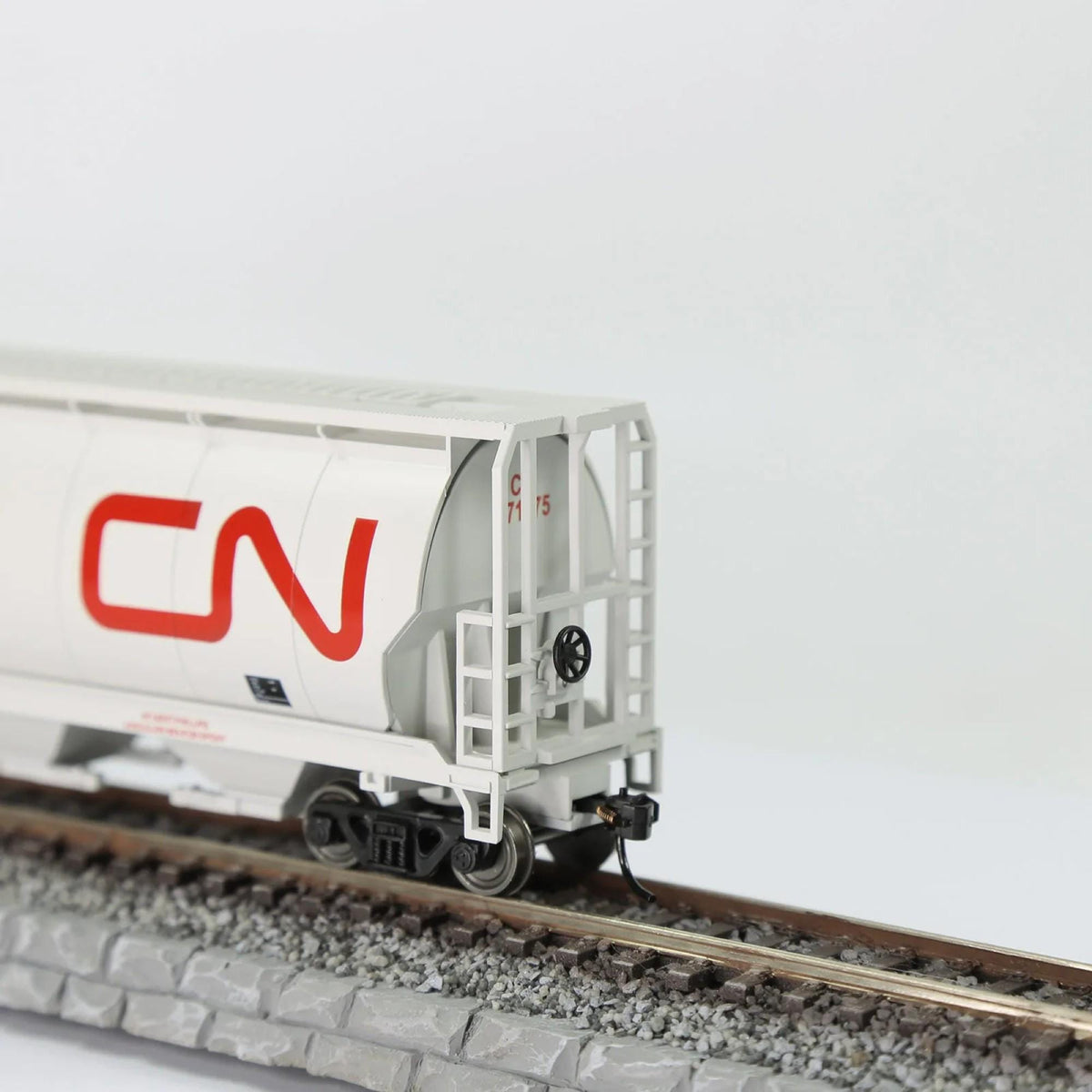 HO Scale 1:87 Grain Hopper Wagon 4-Bay Covered Freight Train Car Railway Model